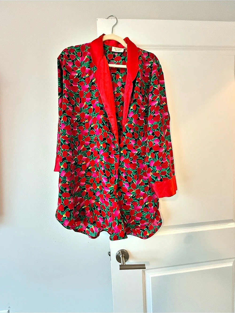 Victoria'Small Secret Floral Blouse in Red & Green Size Small Like New